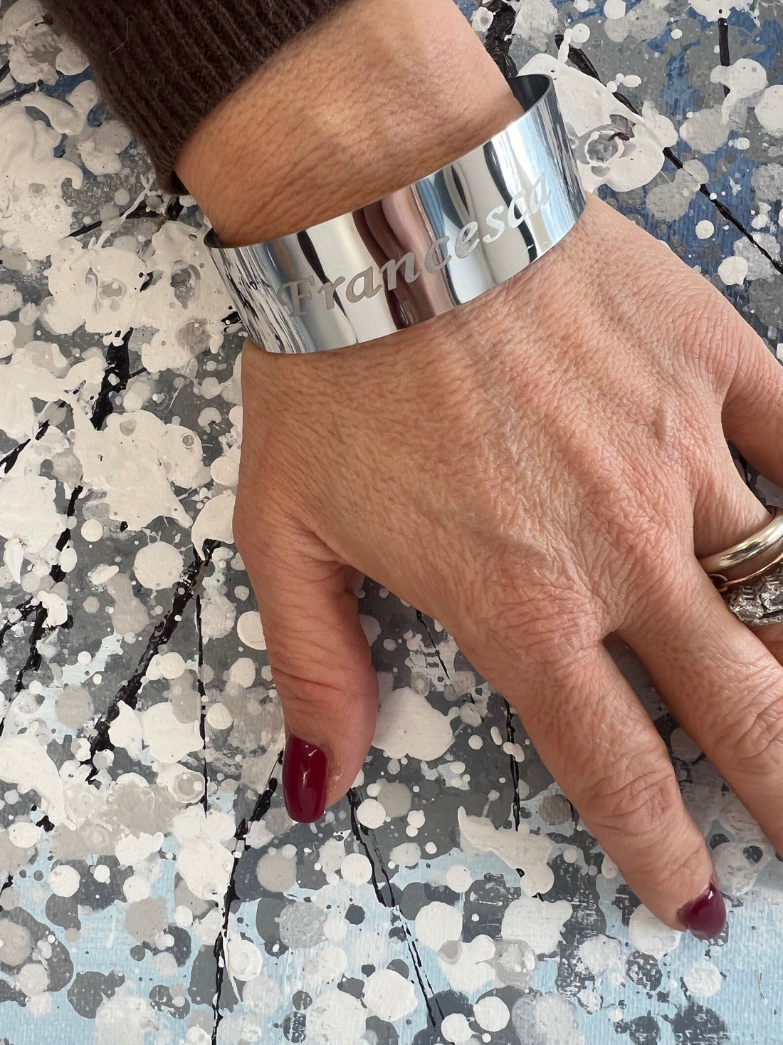 Bracciale character con incisione