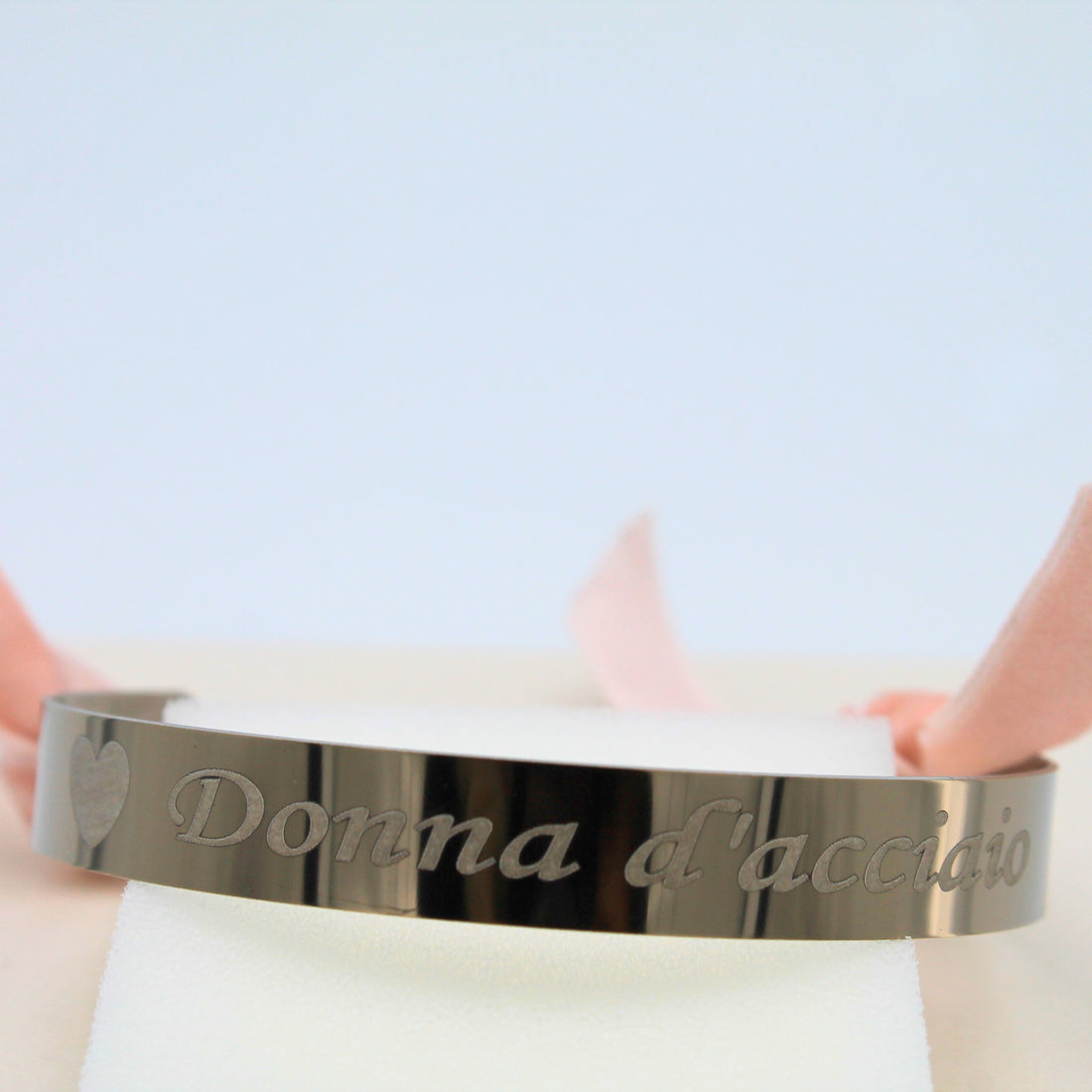 Bracciale libertà cordino rosa