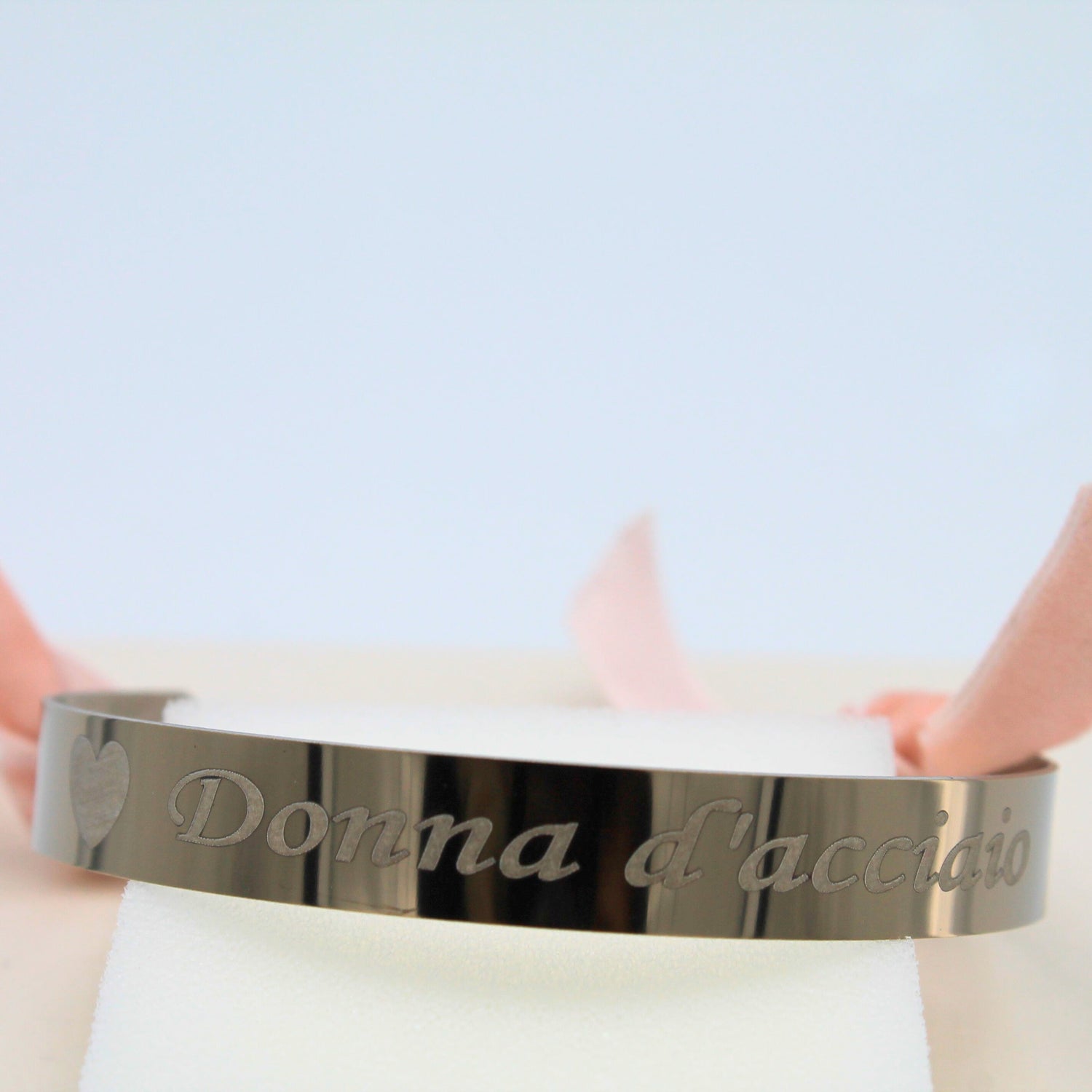 Bracciale libertà cordino rosa